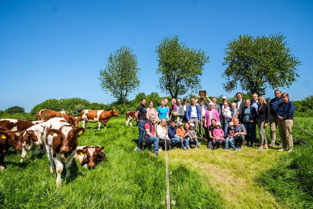 Auszeichnung der Familie Otzen, Busdorf mit dem Ehrenpreis der Landwirtschaftskammer Schleswig-Holstein